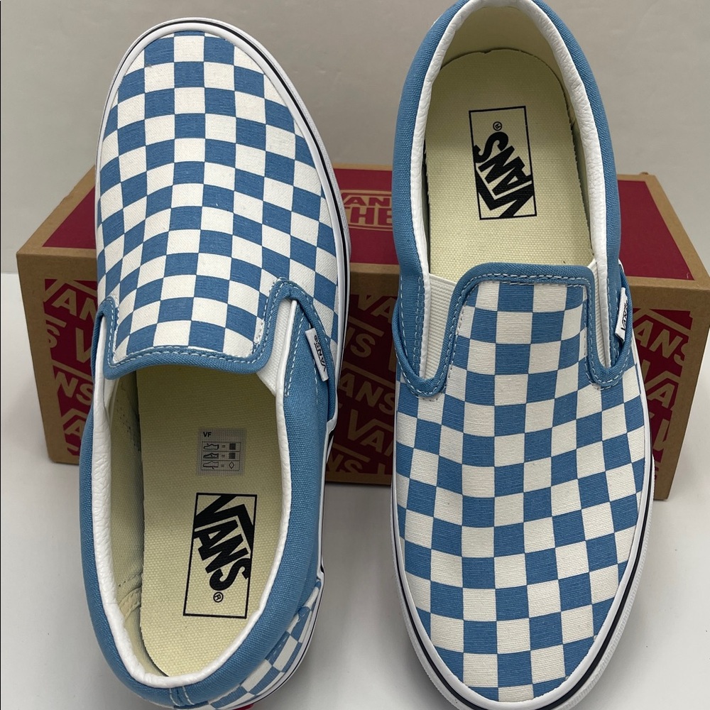 Vans •WMNS Classic Slip-On
Color Theory Checkerboard Heritage Blue
VN000D6BE2W - Picture 12 of 16